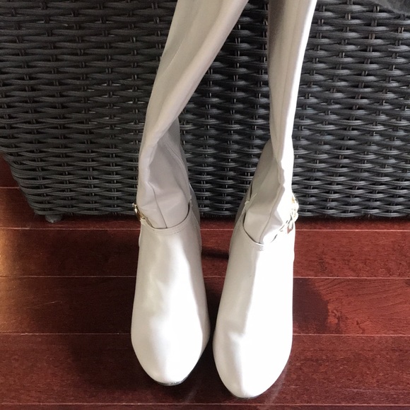Karen Scott off white tall dress boots with buckle detail size 5.5 - Picture 4 of 8